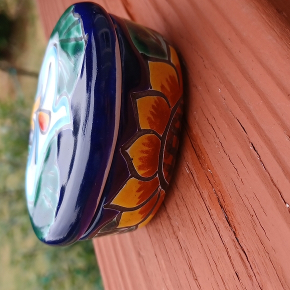 Mexican Talavera Pottery trinket box - Picture 3 of 5